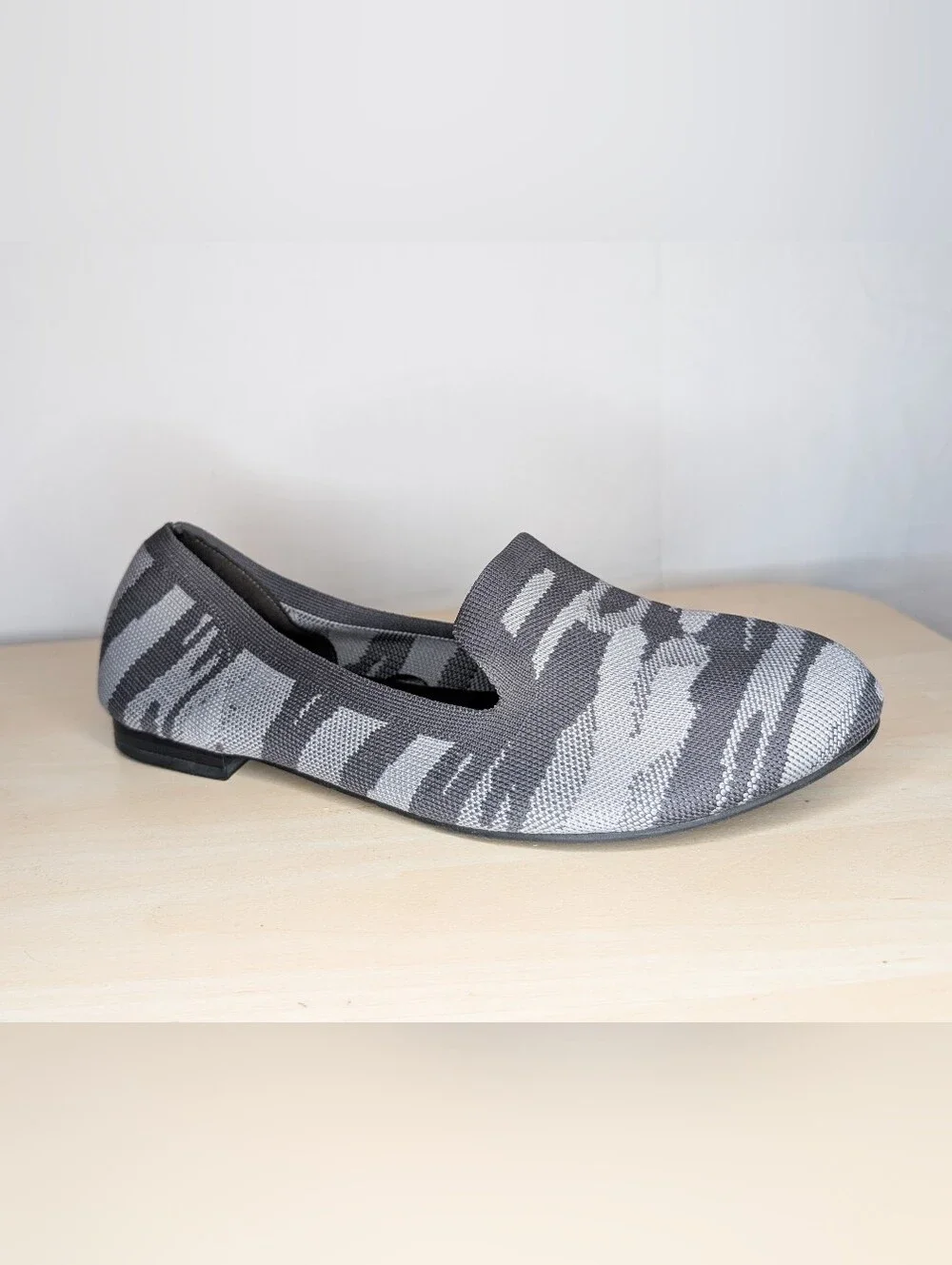 Torrid Gray Camo Stretch Knit Loafer Size 10 Women's